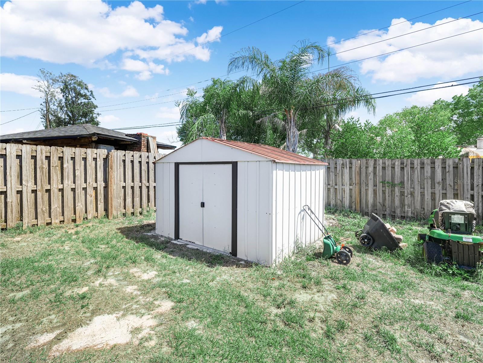 Image 18 of 26 For 828 Brentwood Drive