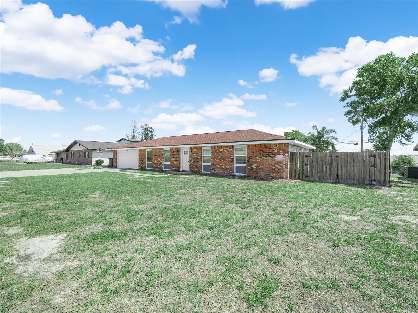 Image 23 of 26 For 828 Brentwood Drive