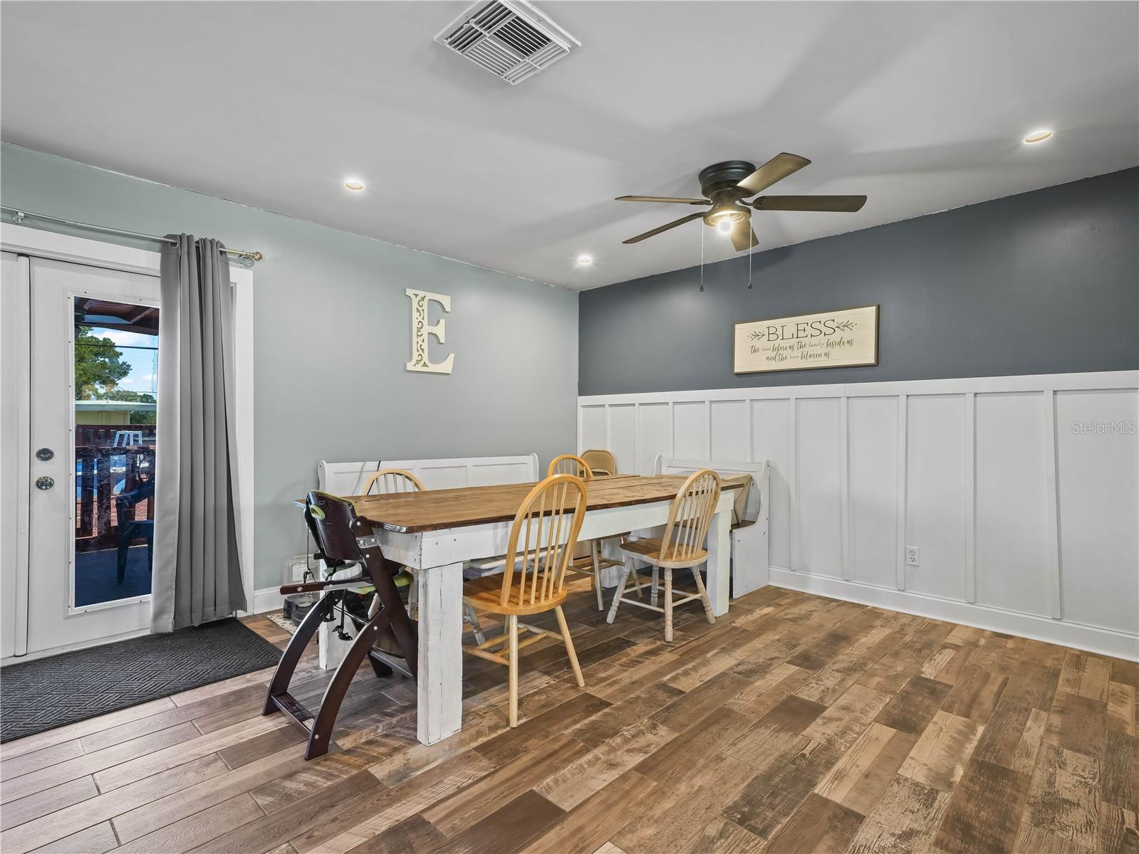 Image 9 of 26 For 828 Brentwood Drive