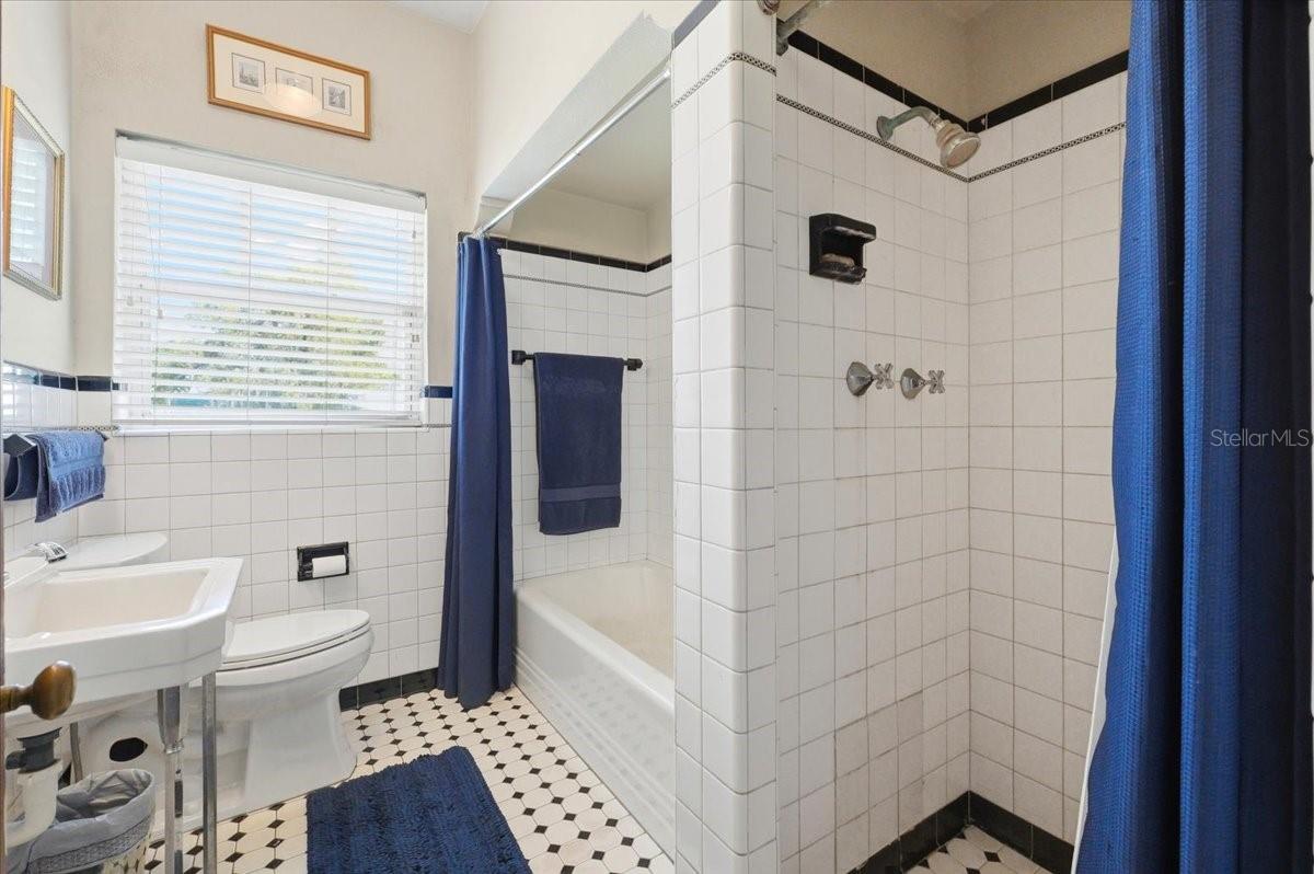 Image 24 of 48 For 337 Sessoms Avenue