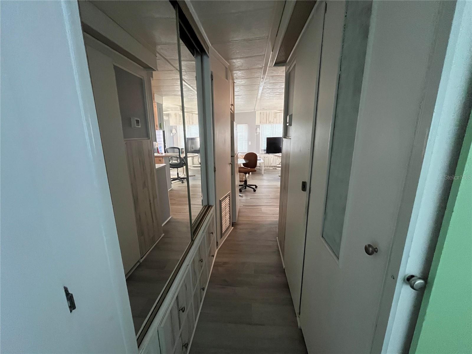 Image 12 of 33 For 7392 International Circle