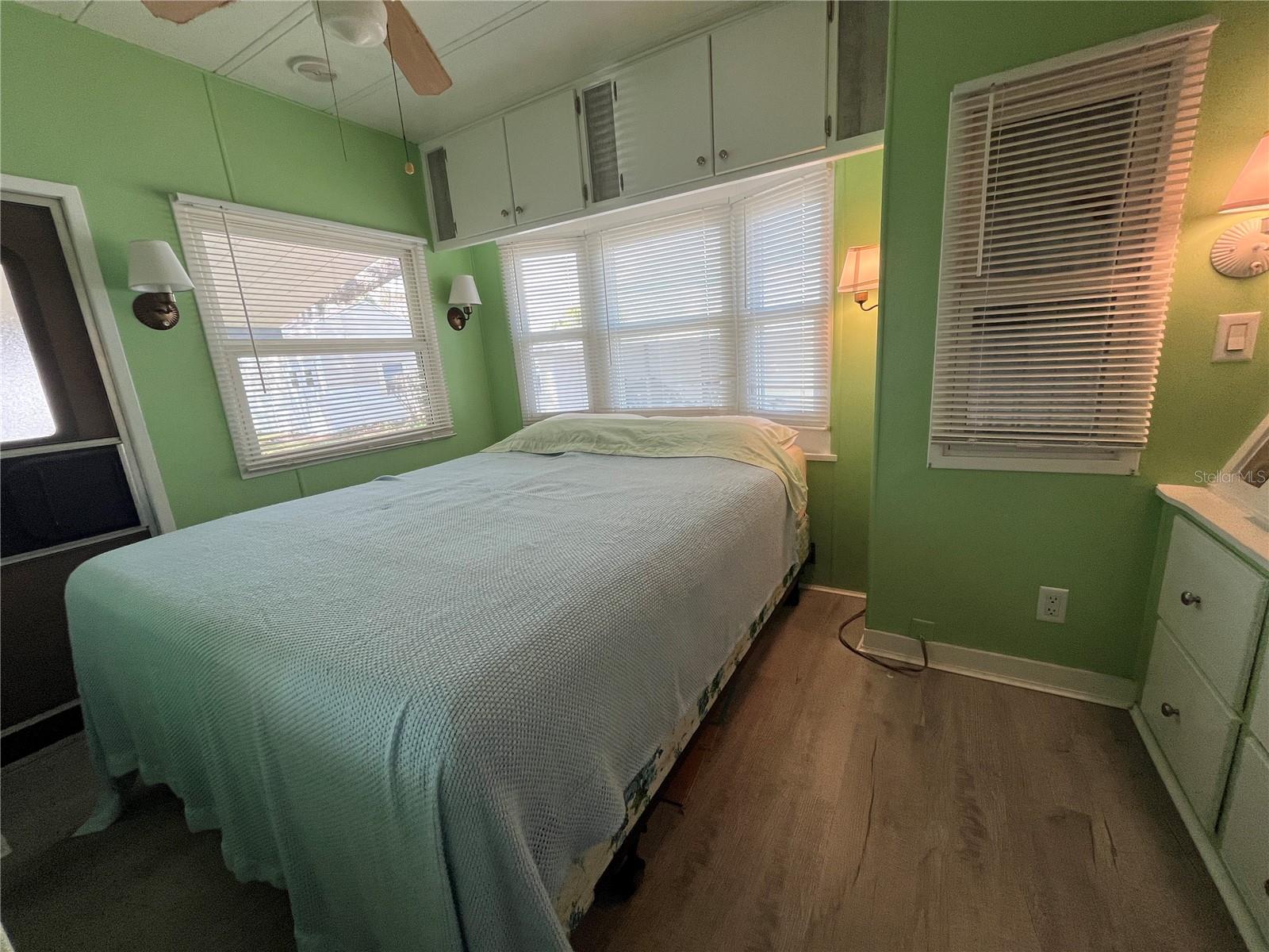 Image 15 of 33 For 7392 International Circle