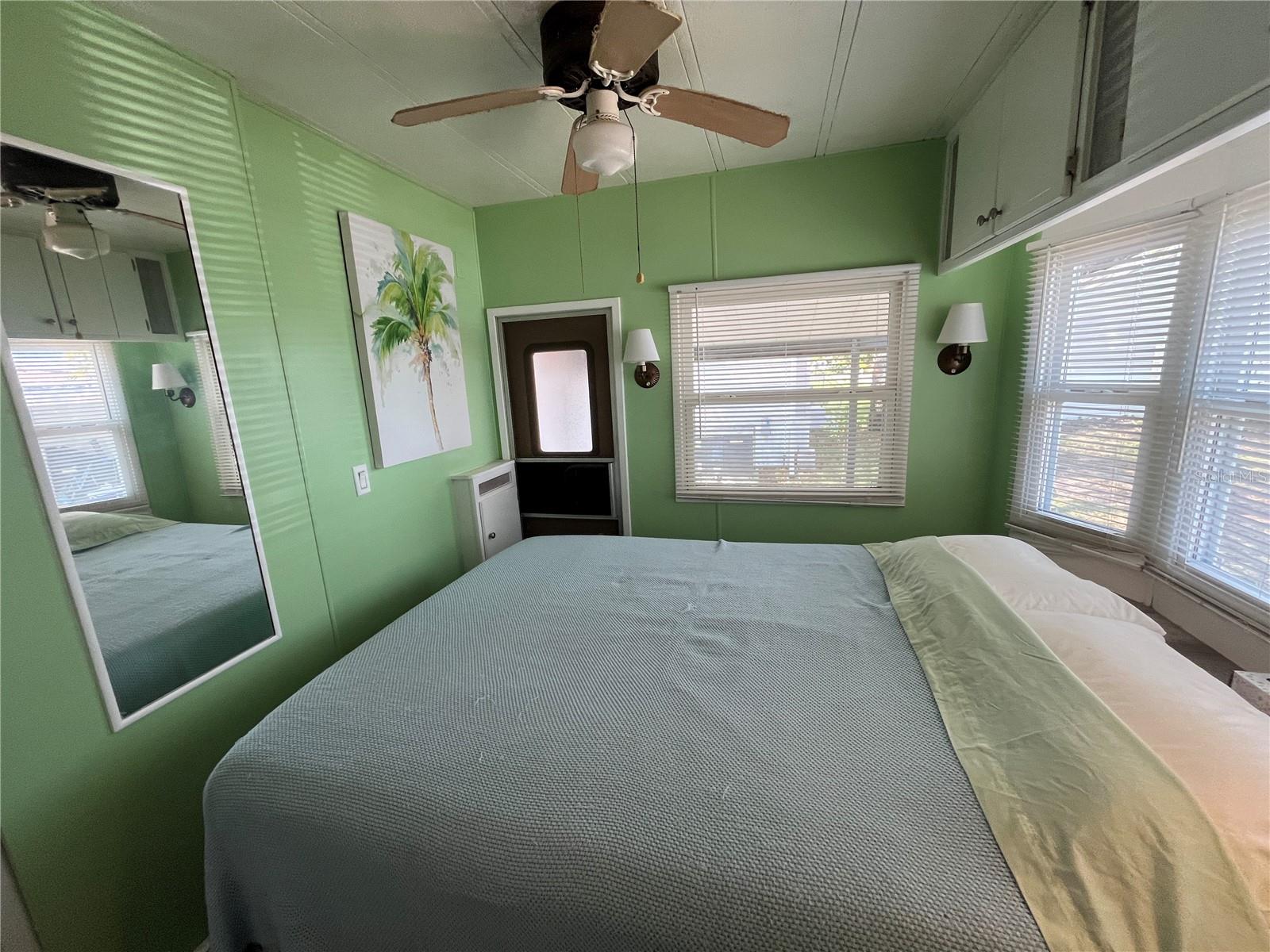 Image 16 of 33 For 7392 International Circle