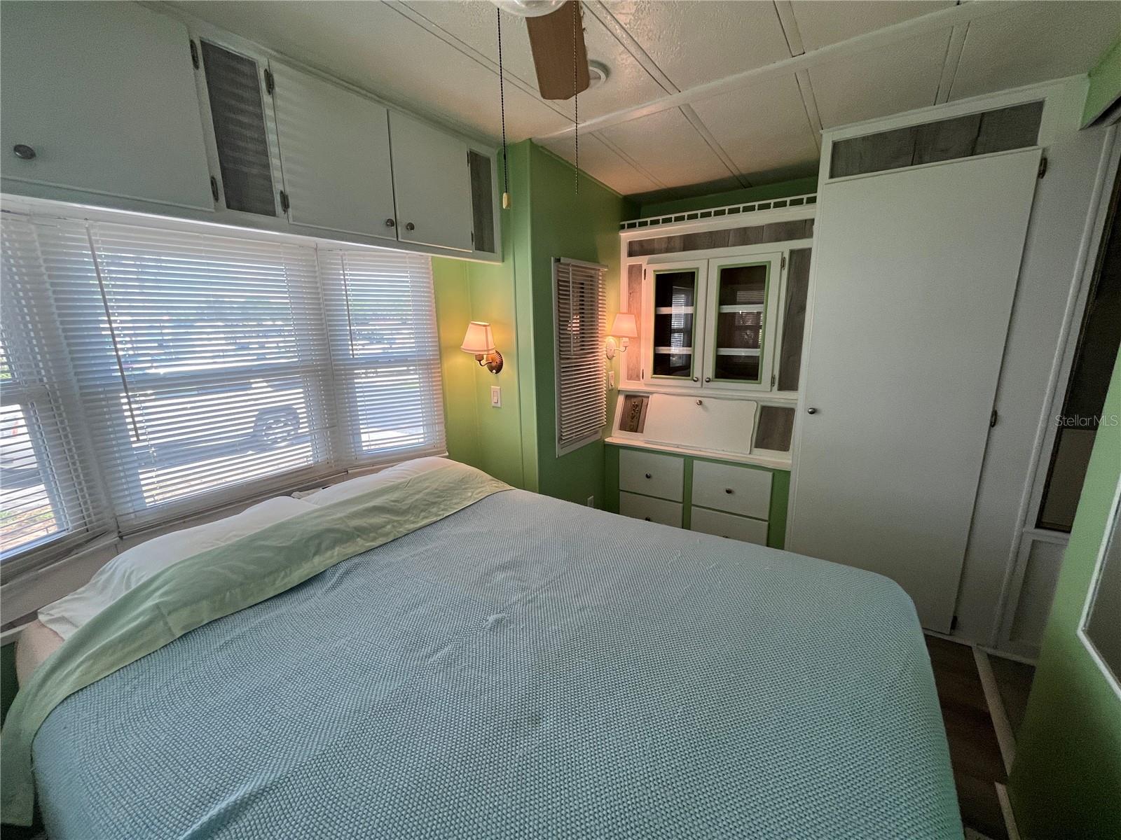 Image 17 of 33 For 7392 International Circle