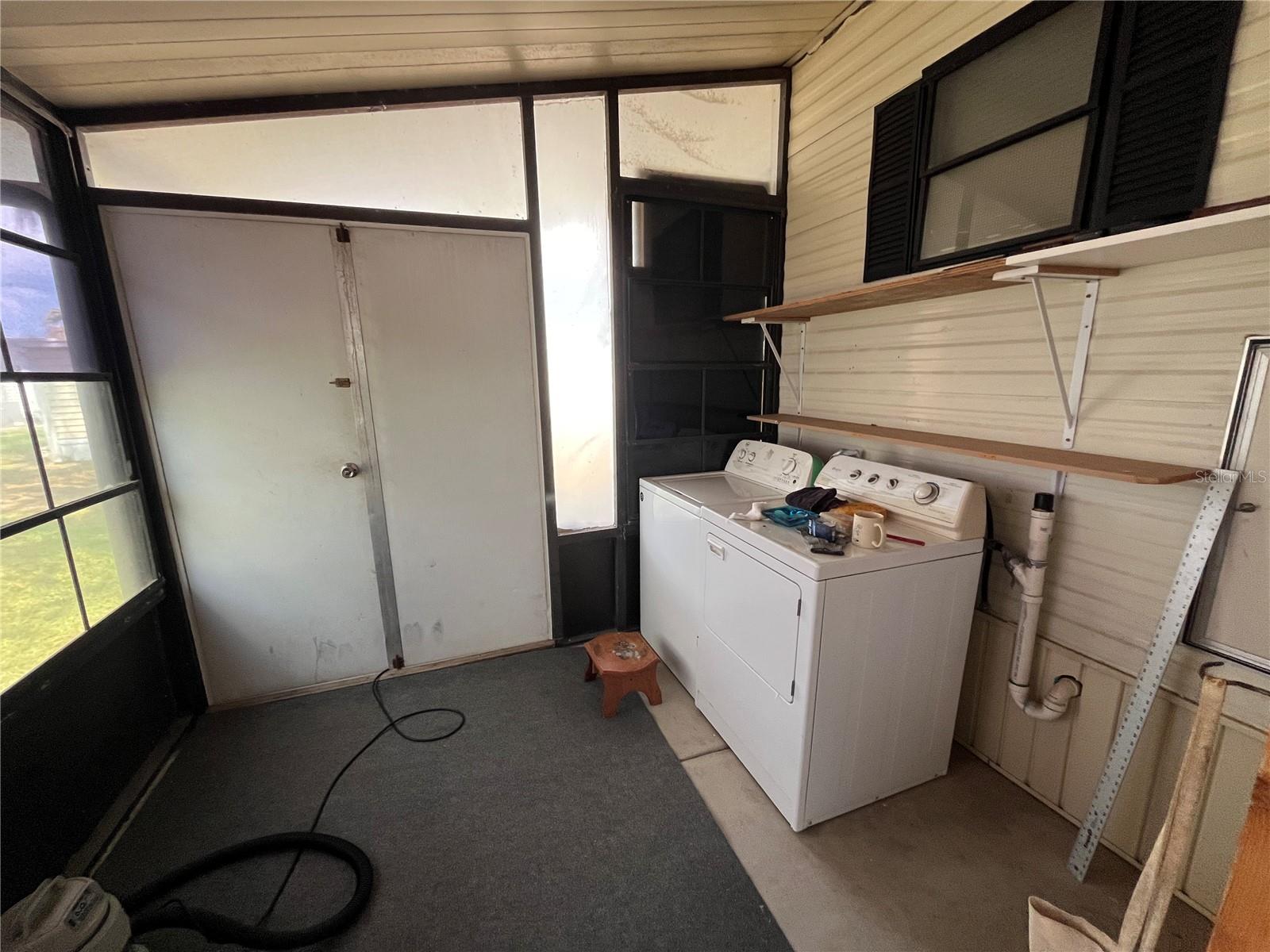 Image 18 of 33 For 7392 International Circle