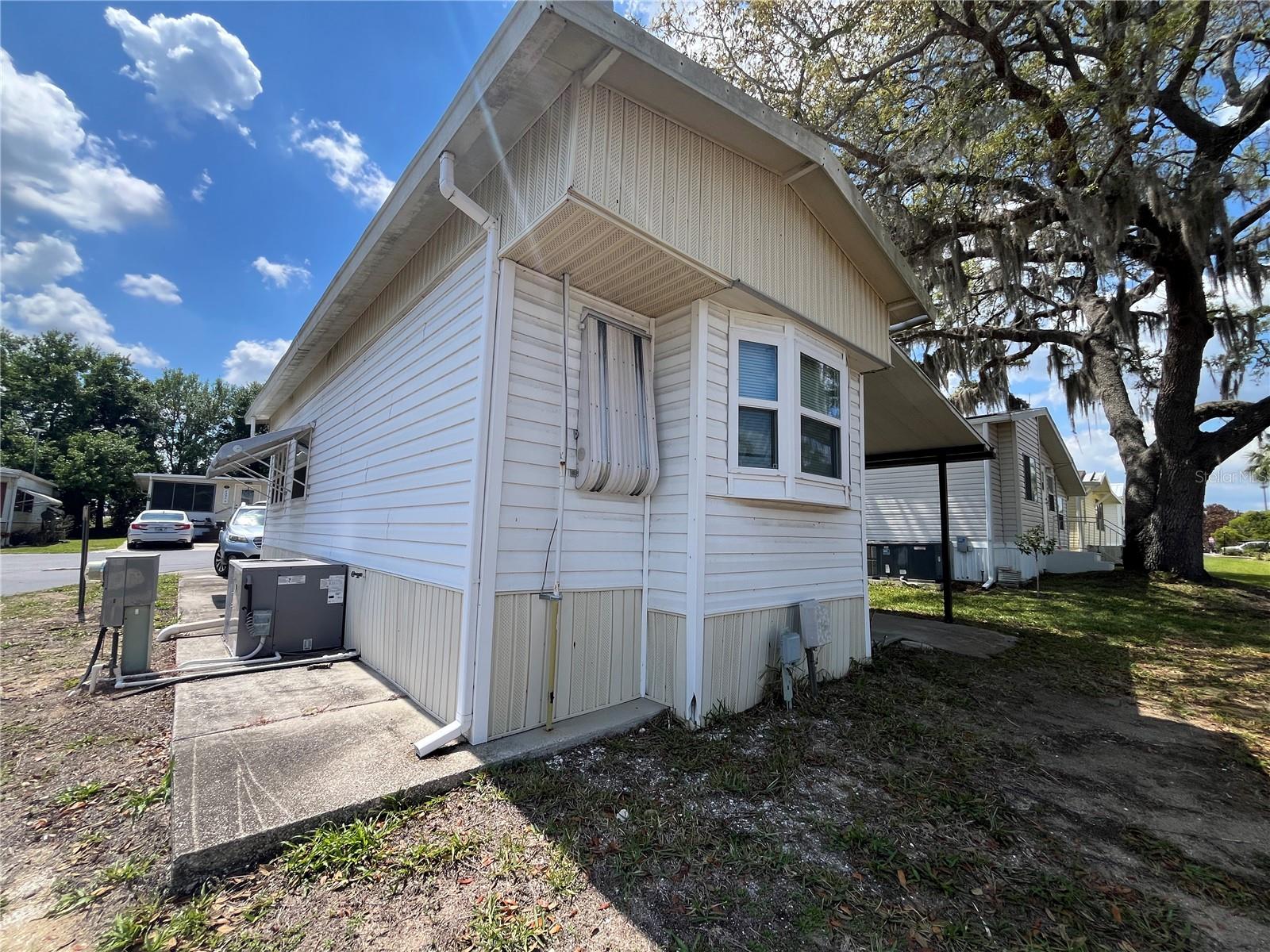 Image 23 of 33 For 7392 International Circle