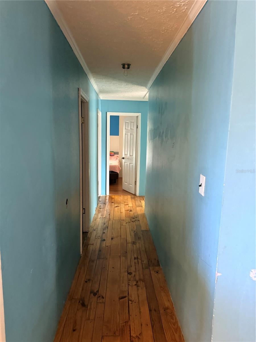 Image 5 of 18 For 9134 Samaritan Avenue