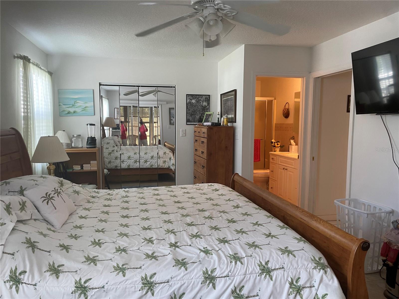 Image 12 of 22 For 7111 Alamanda Boulevard W