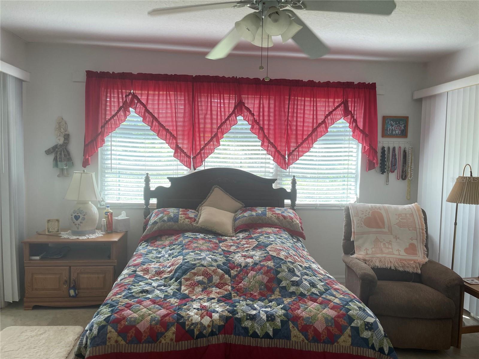 Image 16 of 22 For 7111 Alamanda Boulevard W