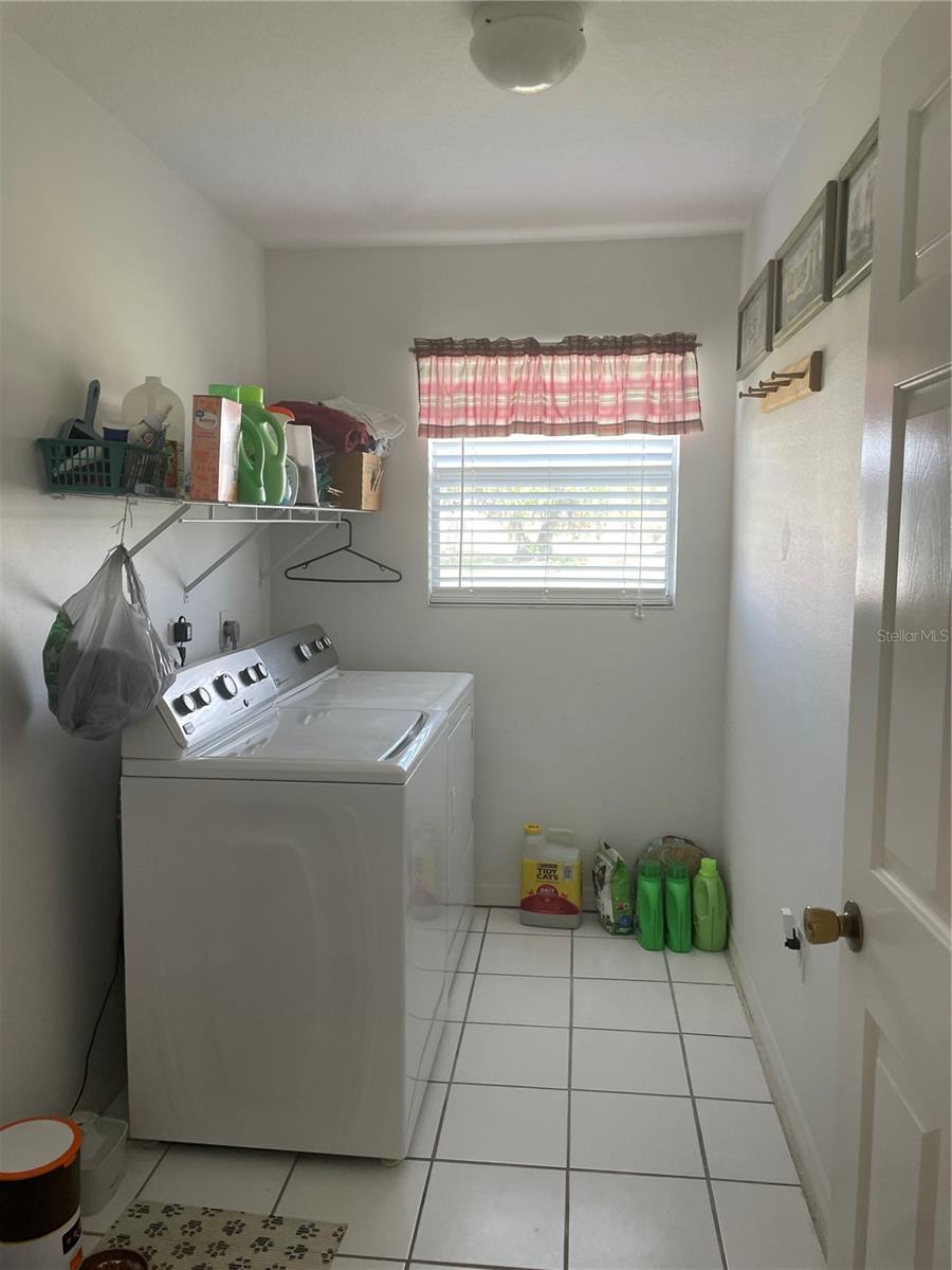 Image 19 of 22 For 7111 Alamanda Boulevard W