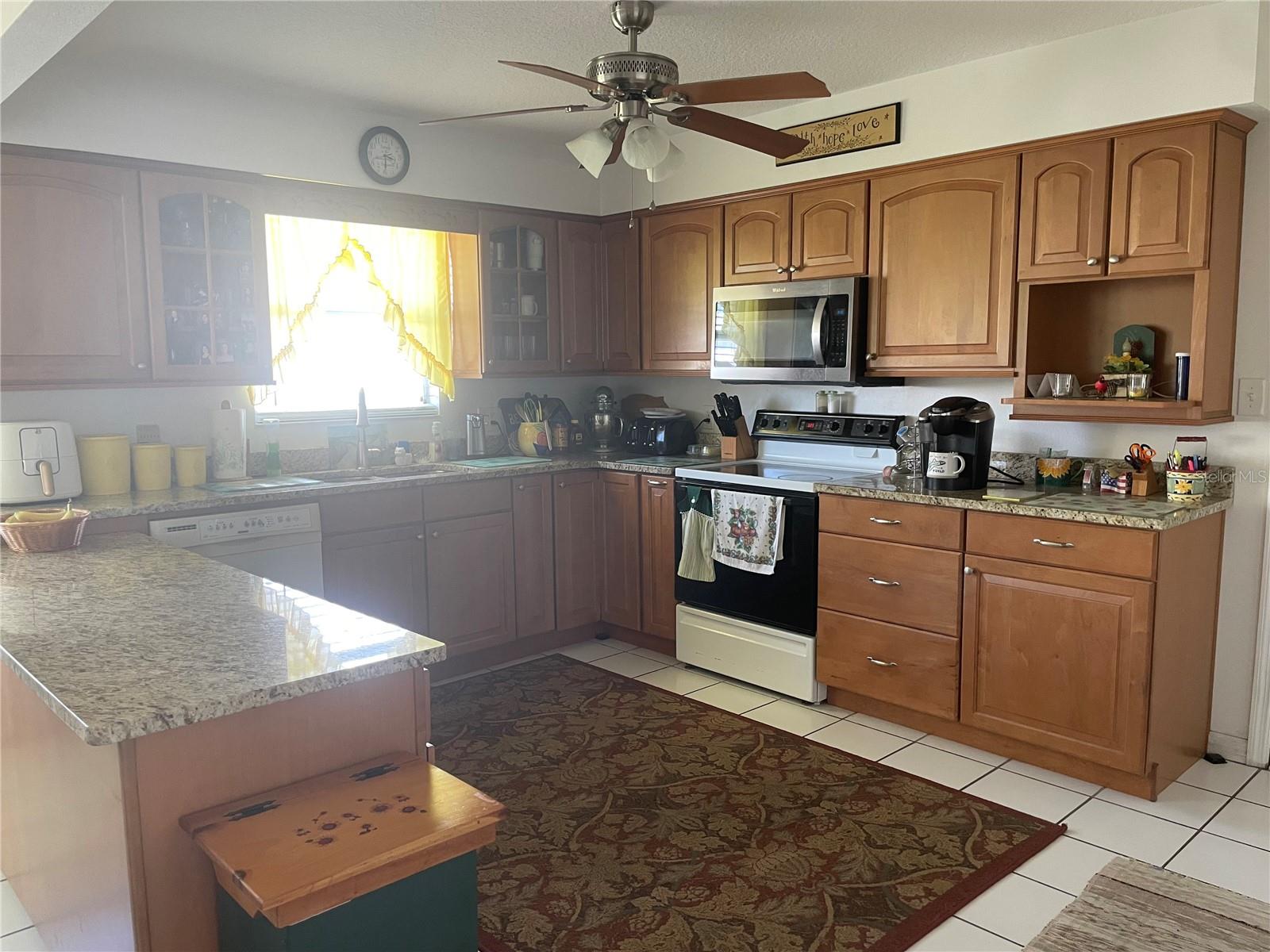 Image 8 of 22 For 7111 Alamanda Boulevard W