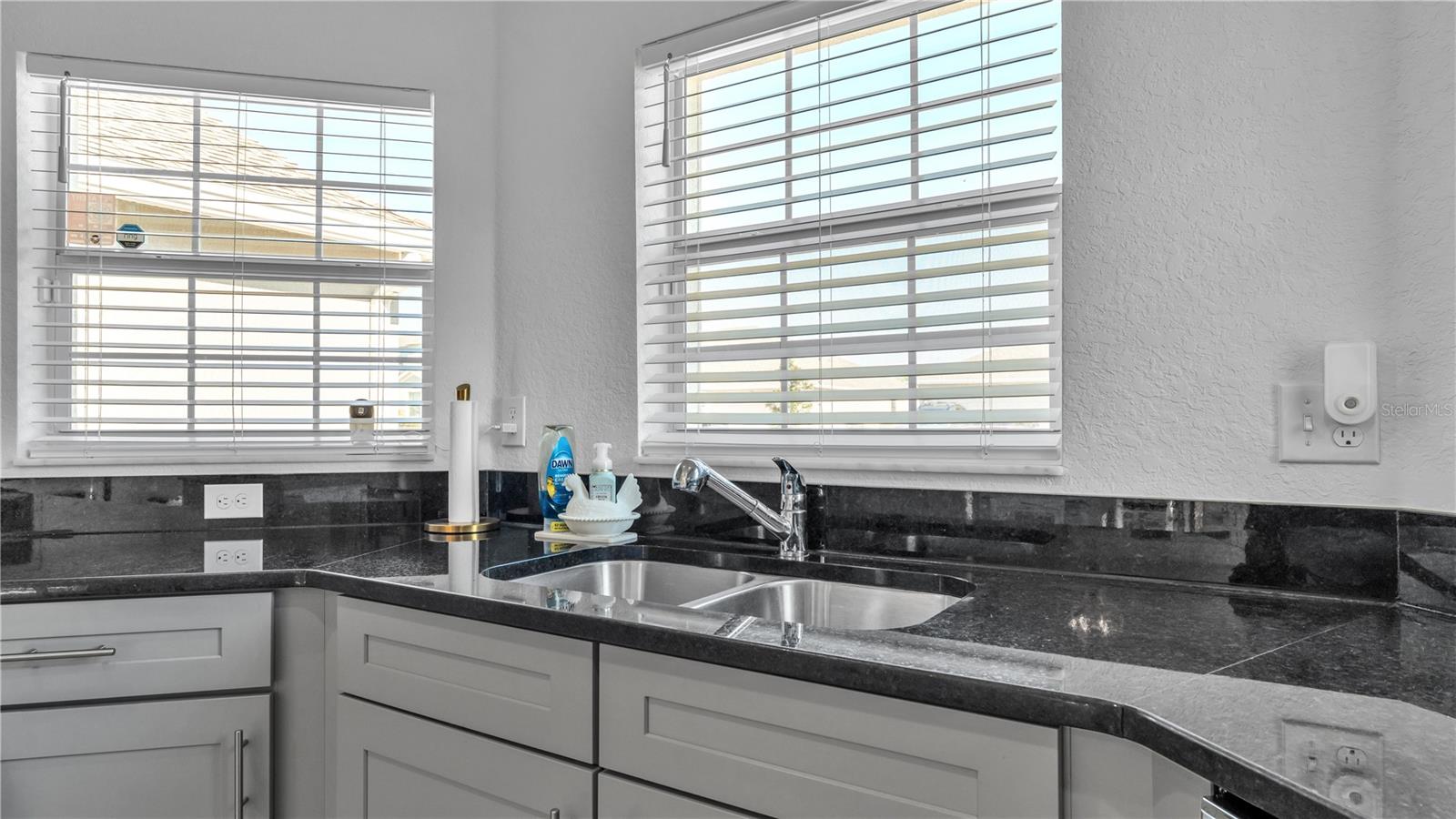 Image 14 of 35 For 115 Kissengen Park Boulevard