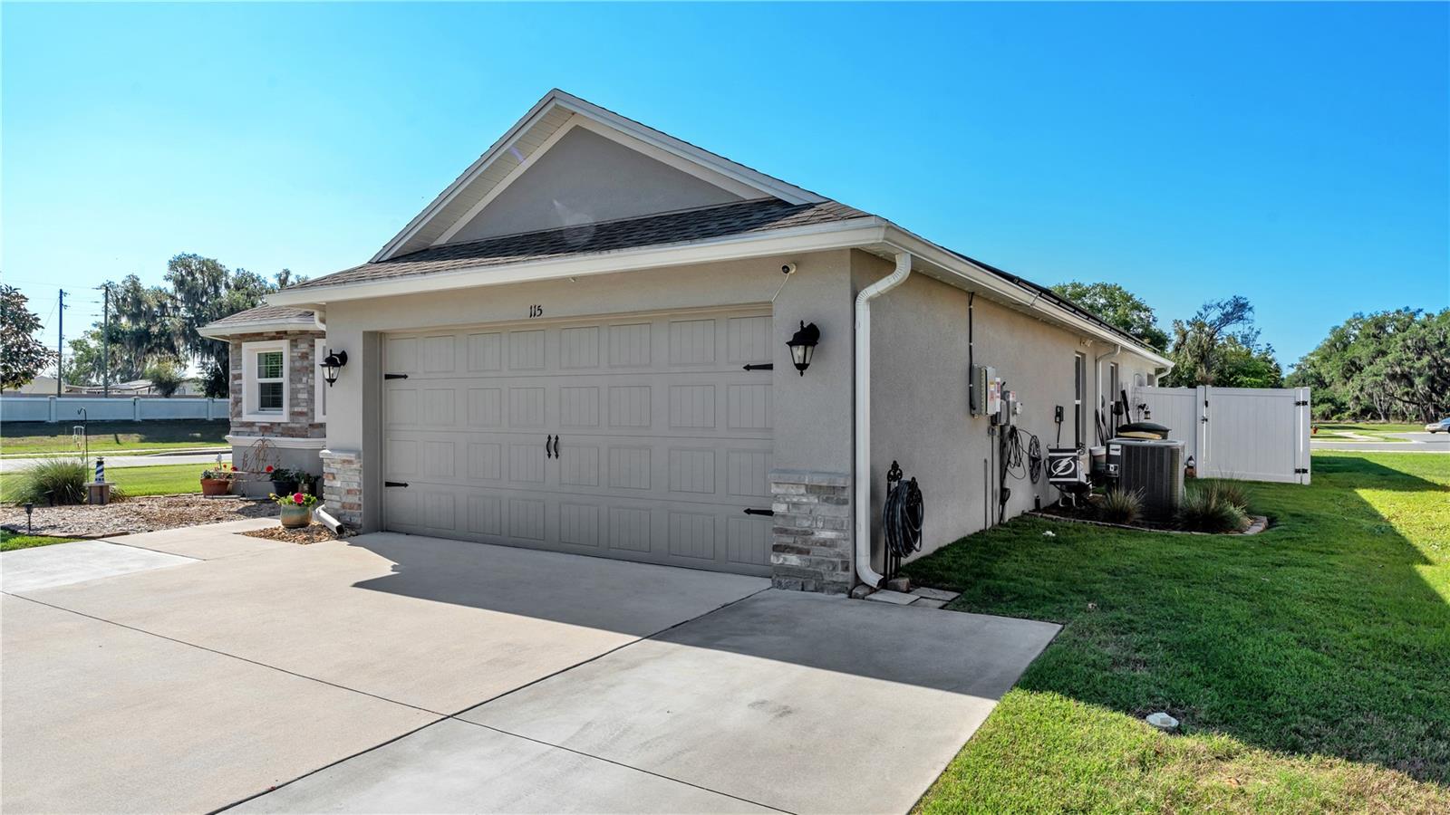 Image 2 of 35 For 115 Kissengen Park Boulevard