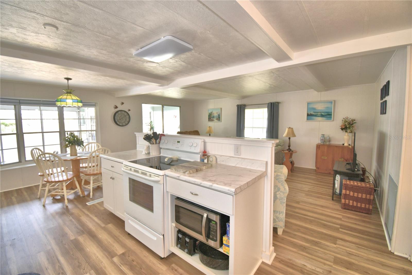 Image 15 of 55 For 1610 Reynolds Road 293