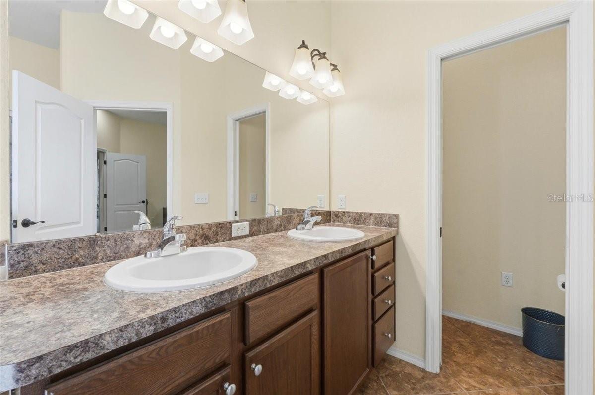 Image 33 of 60 For 1789 Kingsmill Drive