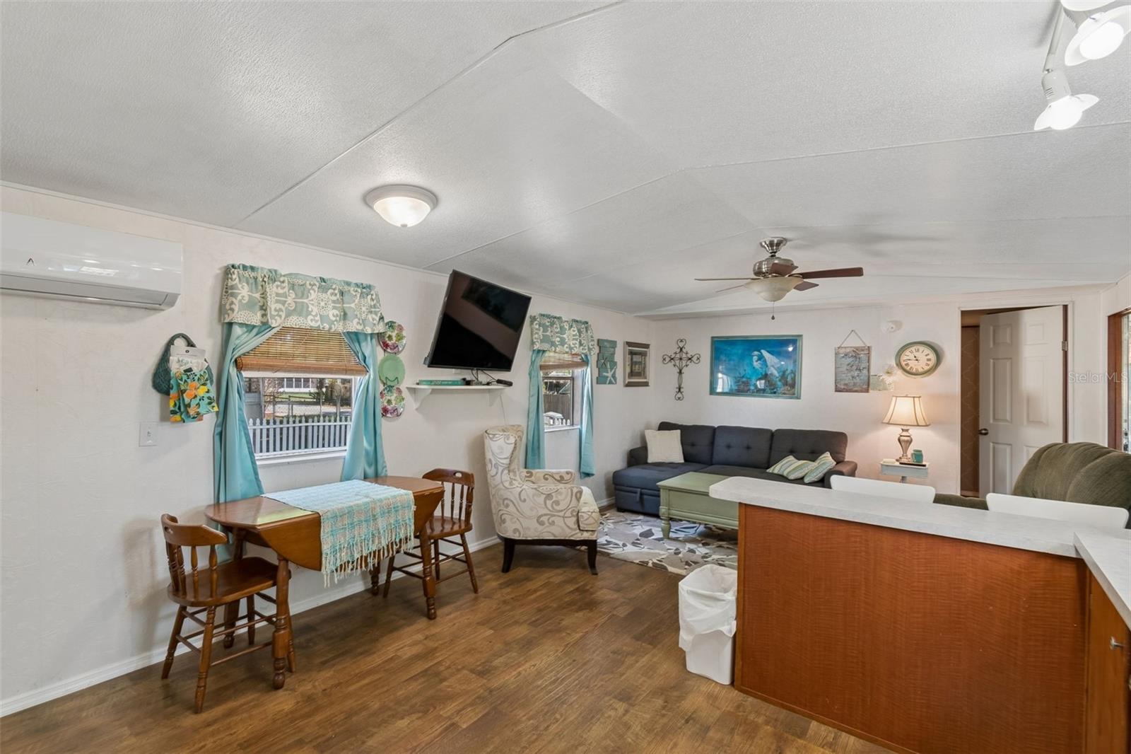 Image 11 of 29 For 1 Candlelight Loop