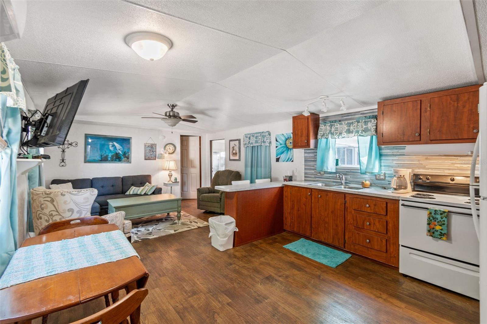 Image 15 of 29 For 1 Candlelight Loop