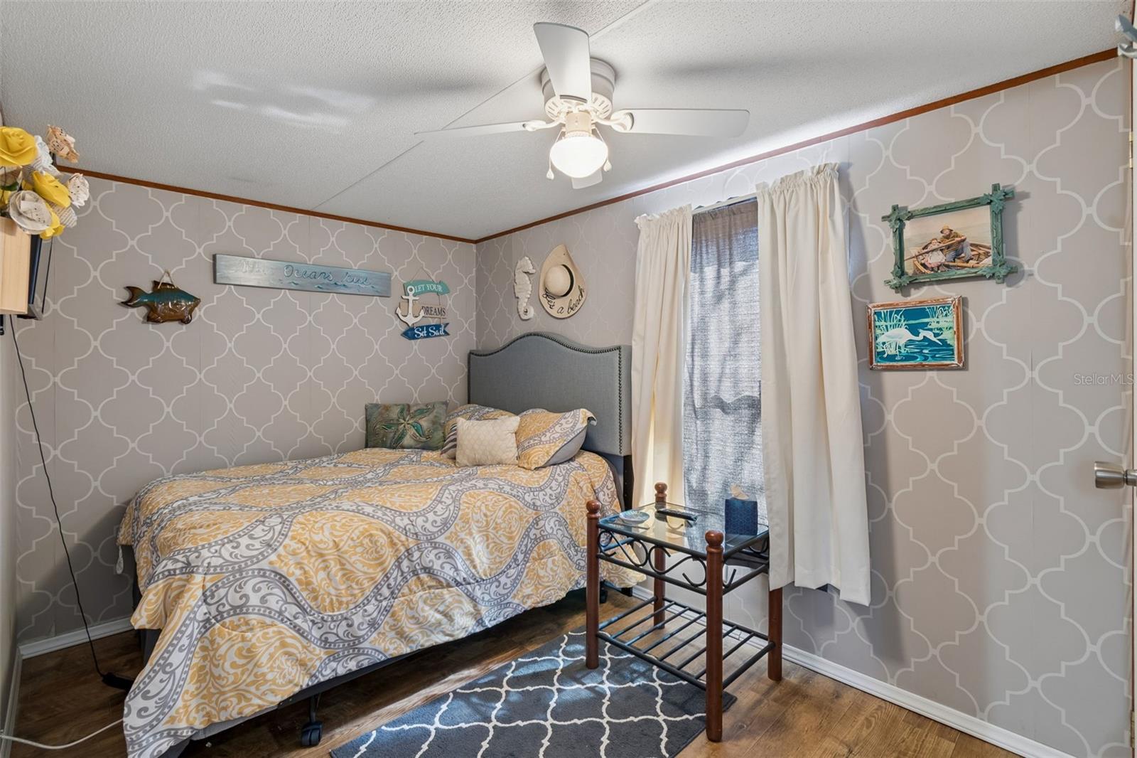 Image 21 of 29 For 1 Candlelight Loop