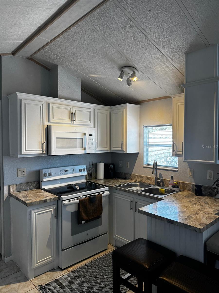 Image 21 of 48 For 123 Pansy Street