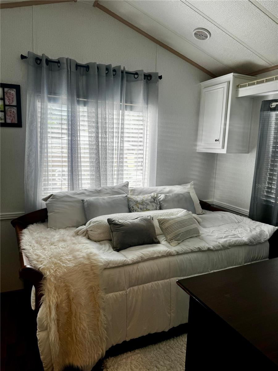 Image 39 of 48 For 123 Pansy Street