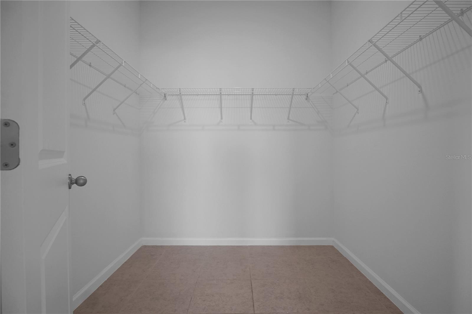 Image 16 of 27 For 456 Hennepin Loop