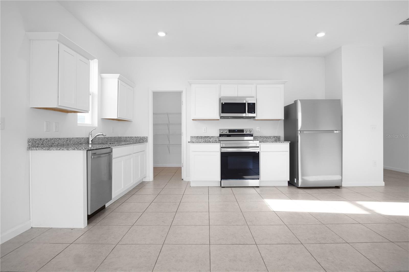 Image 6 of 27 For 456 Hennepin Loop