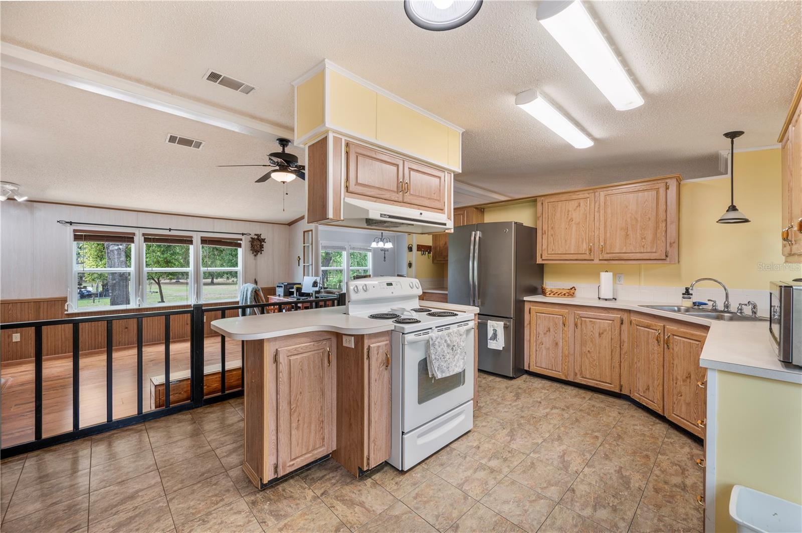 Image 16 of 59 For 16470 Crash Creek Road