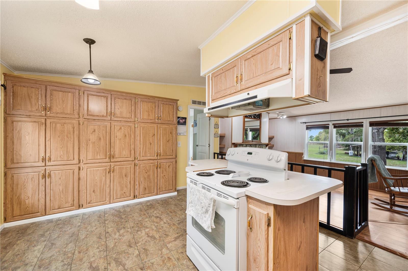 Image 17 of 59 For 16470 Crash Creek Road