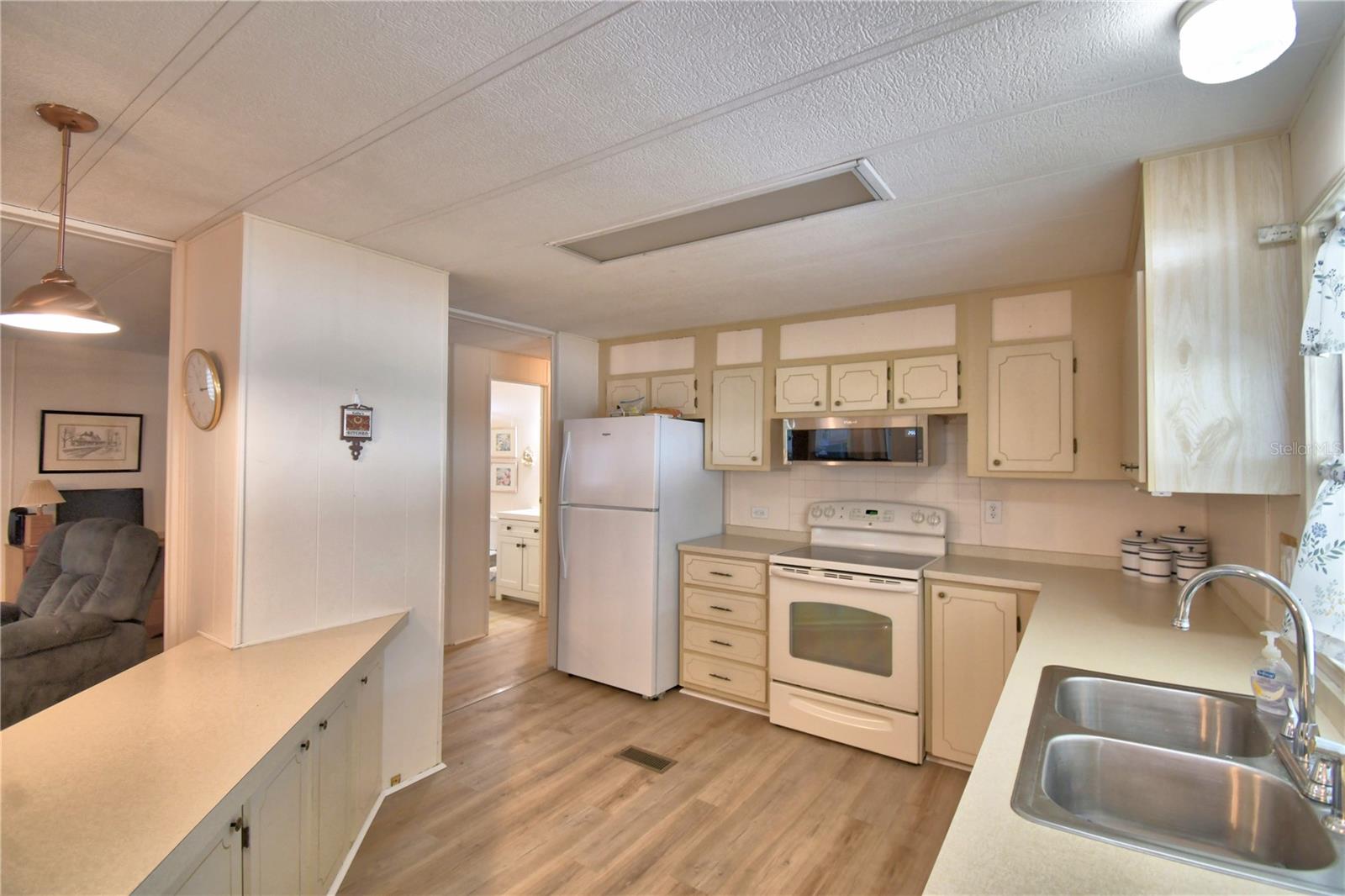 Image 10 of 63 For 6773 Brentwood Drive Ne