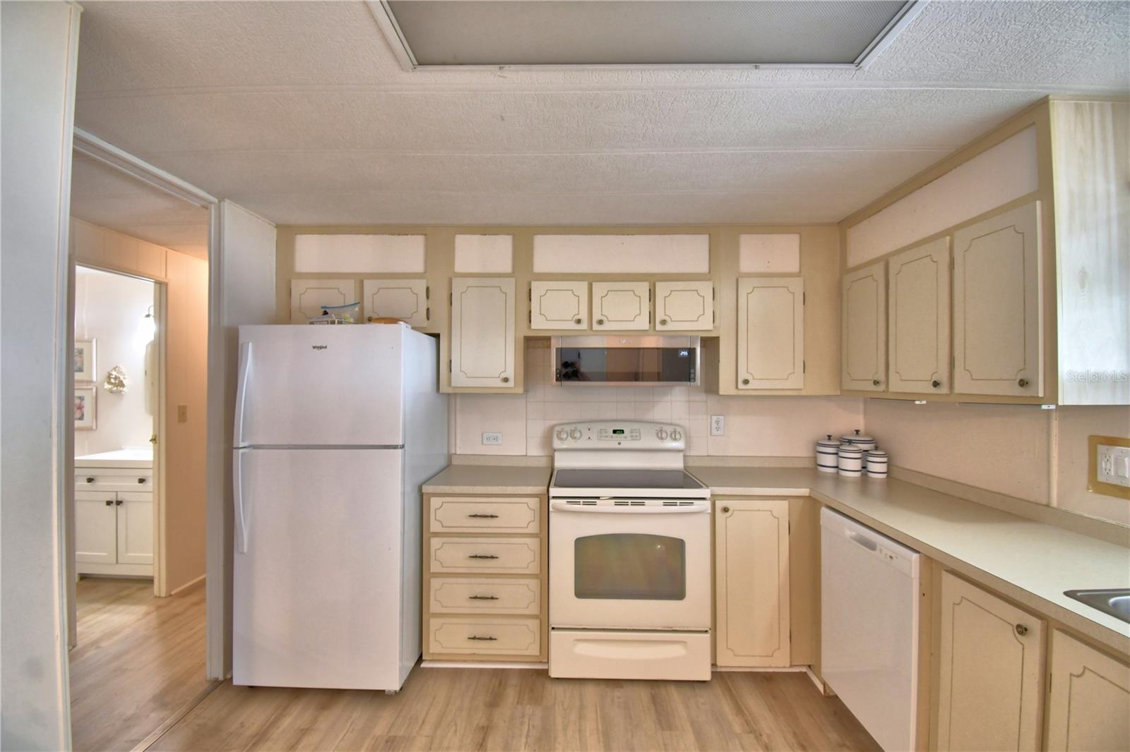 Image 13 of 63 For 6773 Brentwood Drive Ne