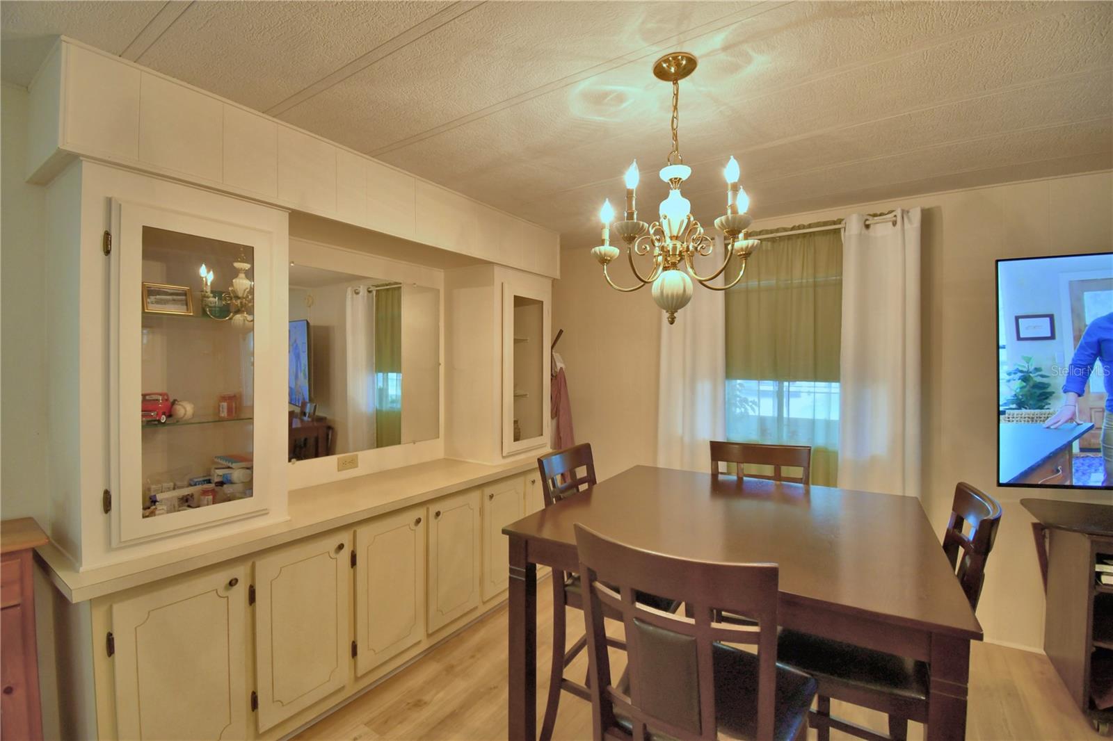 Image 15 of 63 For 6773 Brentwood Drive Ne