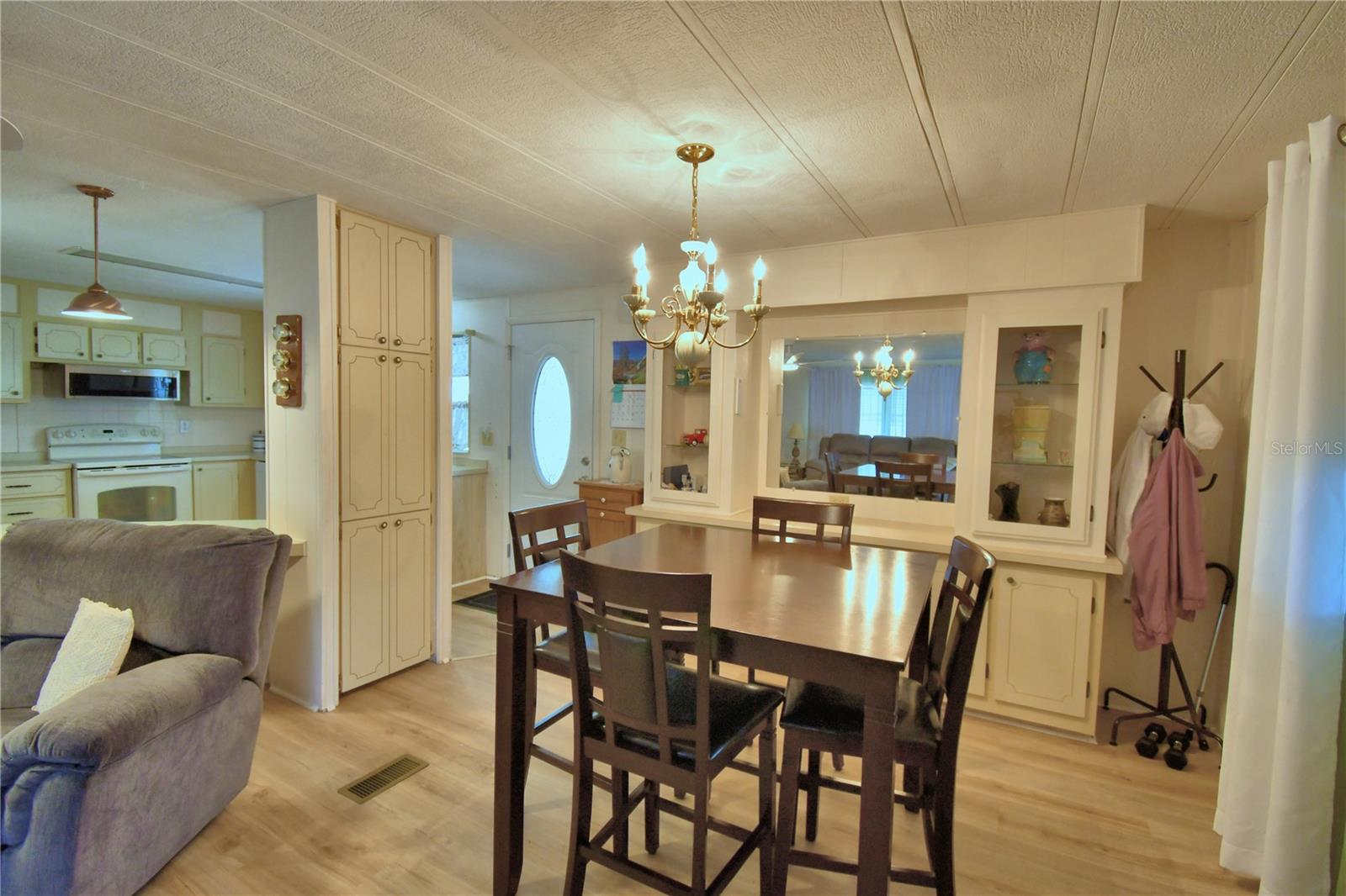 Image 17 of 63 For 6773 Brentwood Drive Ne