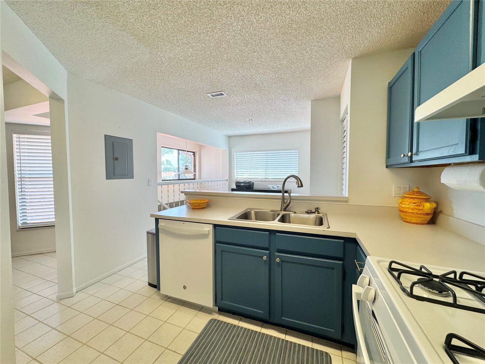 Image 15 of 48 For 715 Magnolia Place