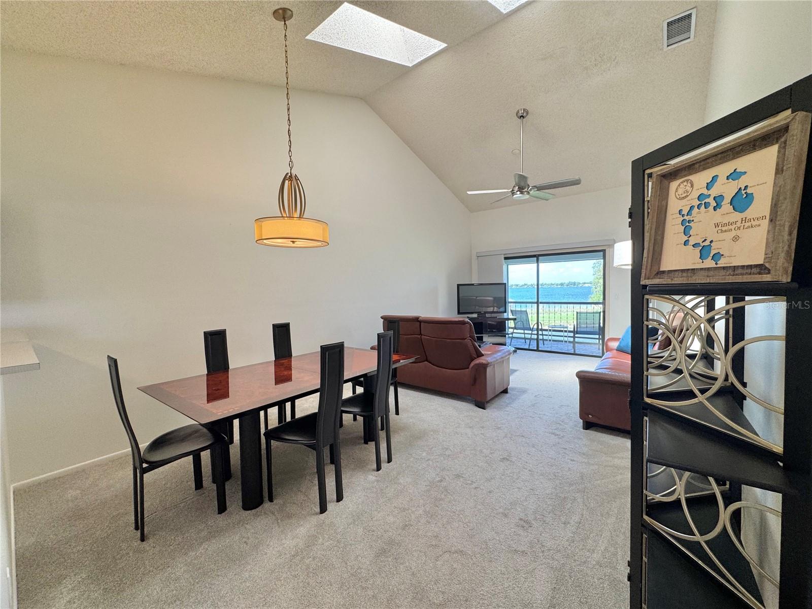 Image 3 of 48 For 715 Magnolia Place