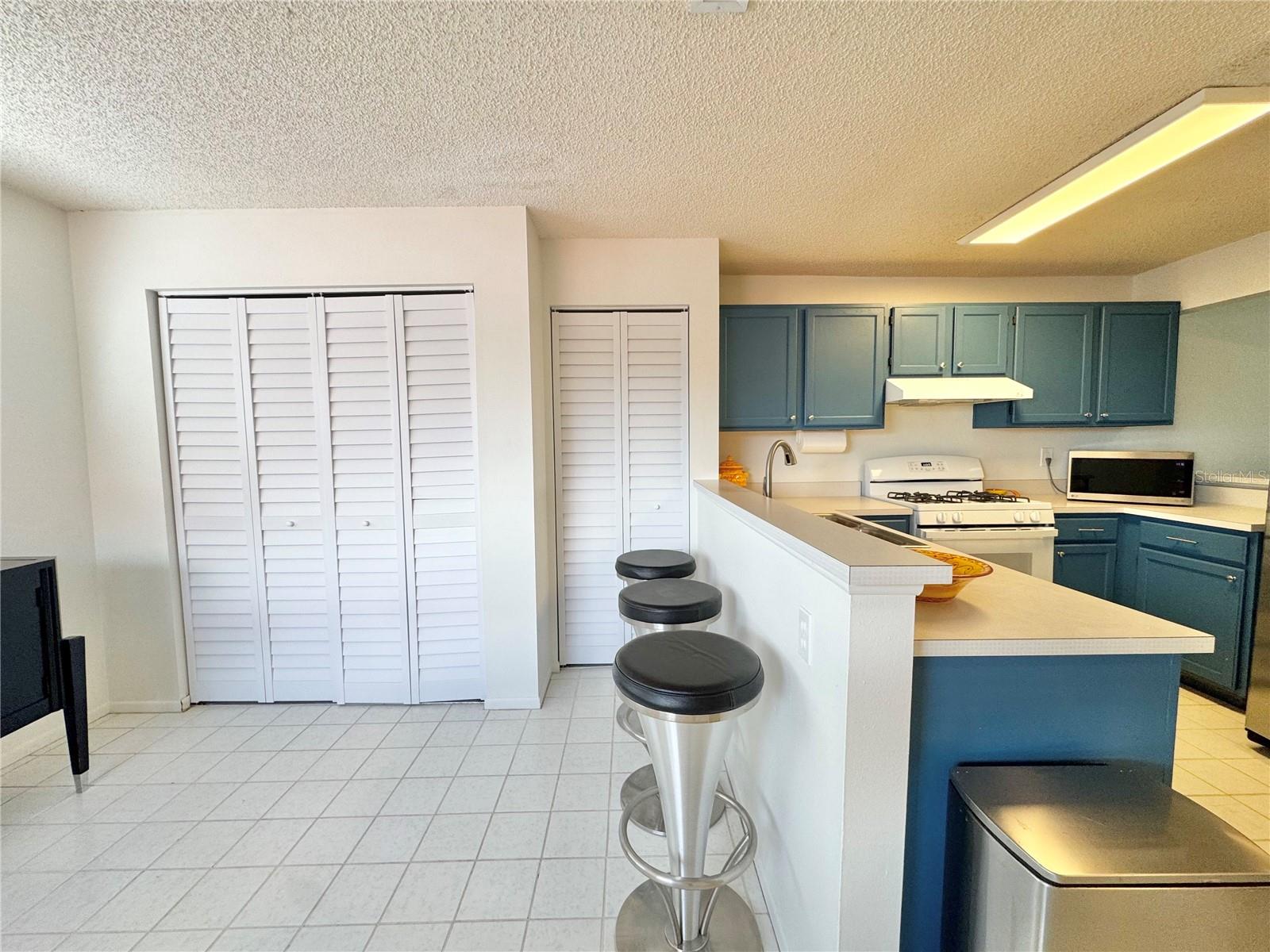 Image 8 of 48 For 715 Magnolia Place