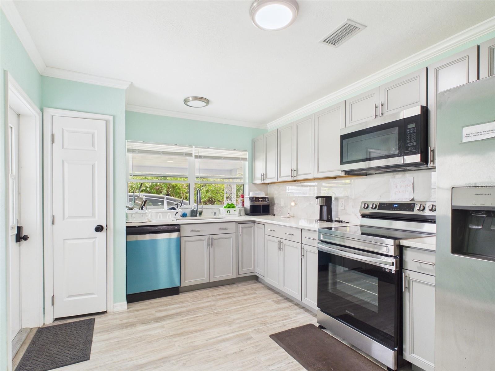 Image 9 of 25 For 420 Greenwich Avenue Nw