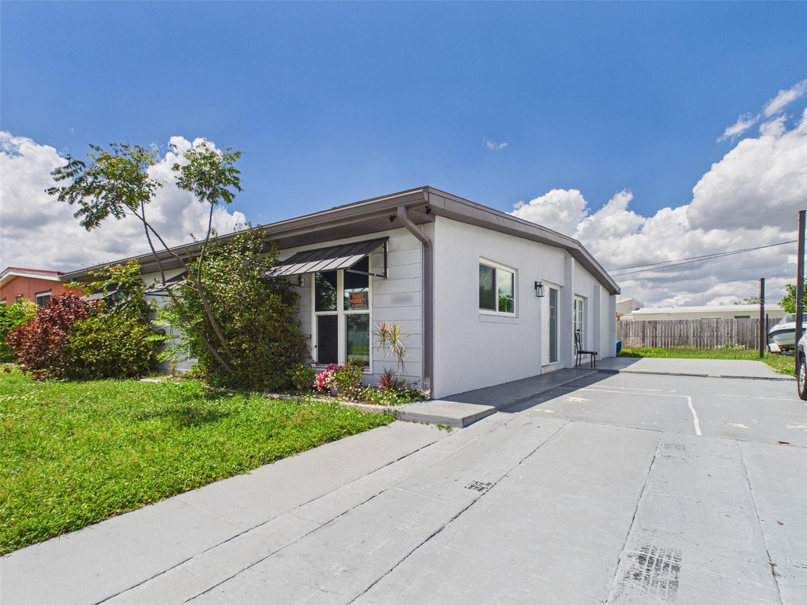 Image 20 of 23 For 22040 Felton Avenue