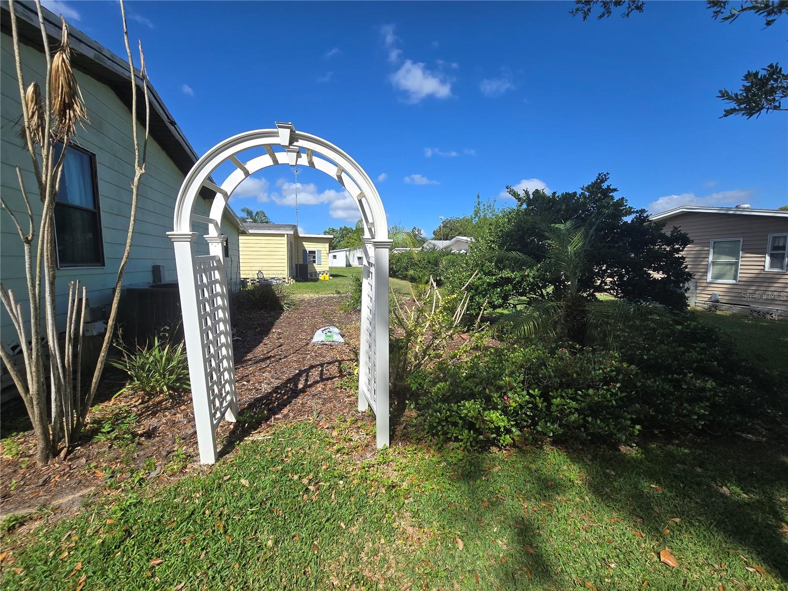 Image 11 of 53 For 6309 Grove Pointe Drive Se