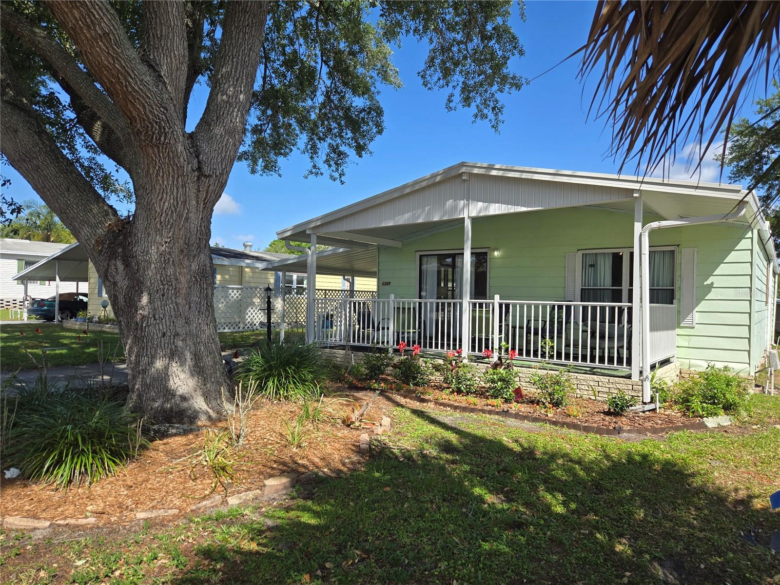 Image 4 of 53 For 6309 Grove Pointe Drive Se