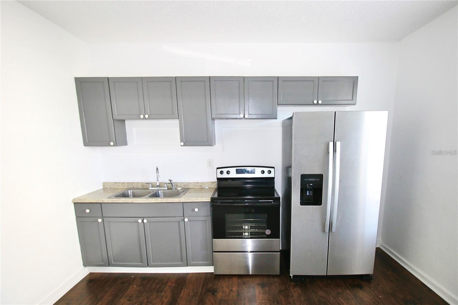 Image 10 of 28 For 610 Dundee Road 1