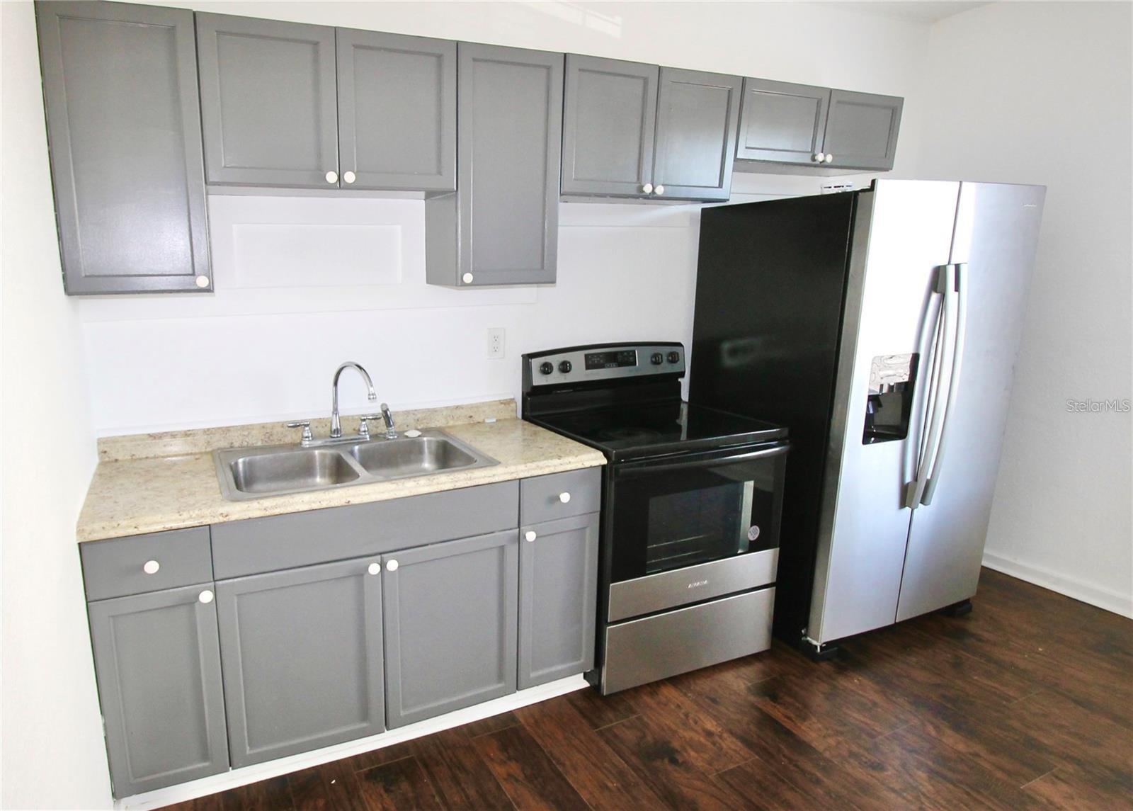 Image 11 of 28 For 610 Dundee Road 1