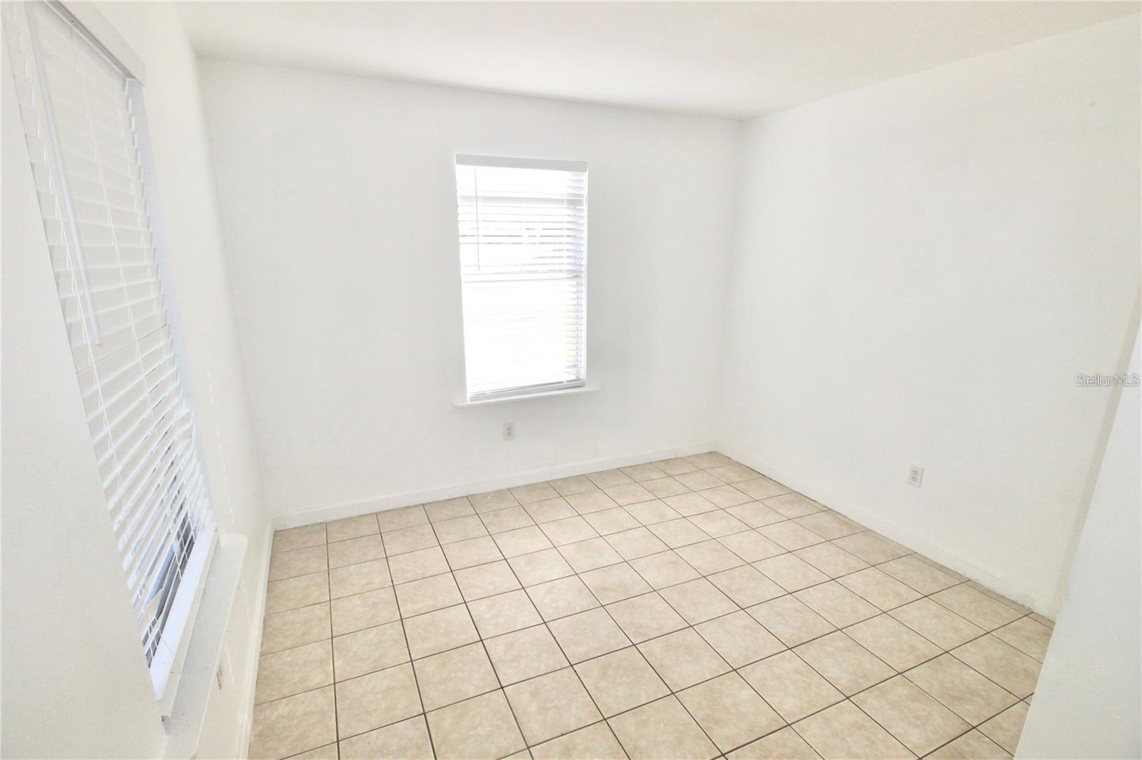 Image 19 of 28 For 610 Dundee Road 1