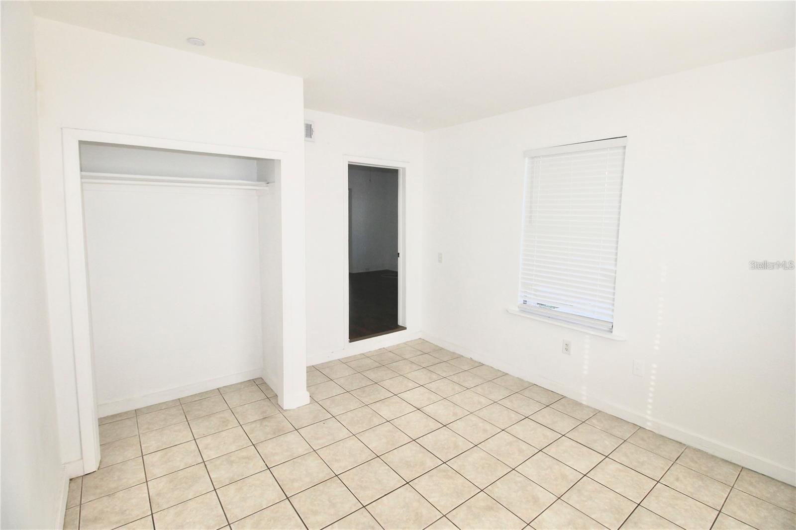 Image 20 of 28 For 610 Dundee Road 1