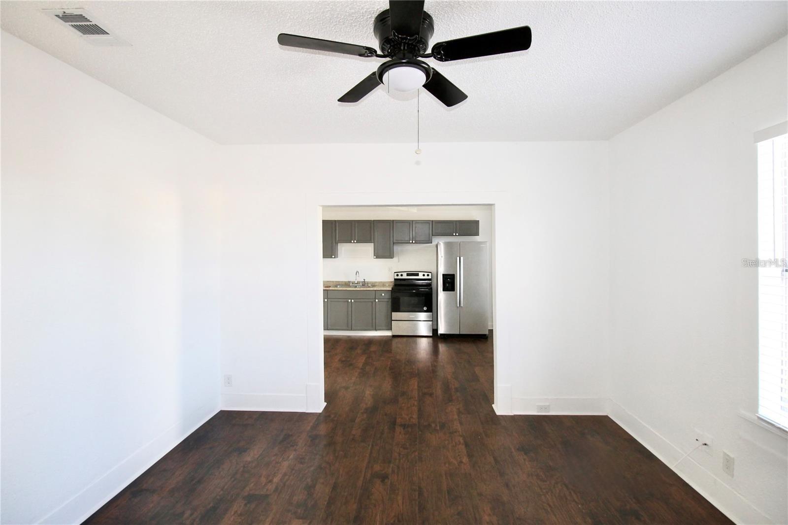 Image 7 of 28 For 610 Dundee Road 1