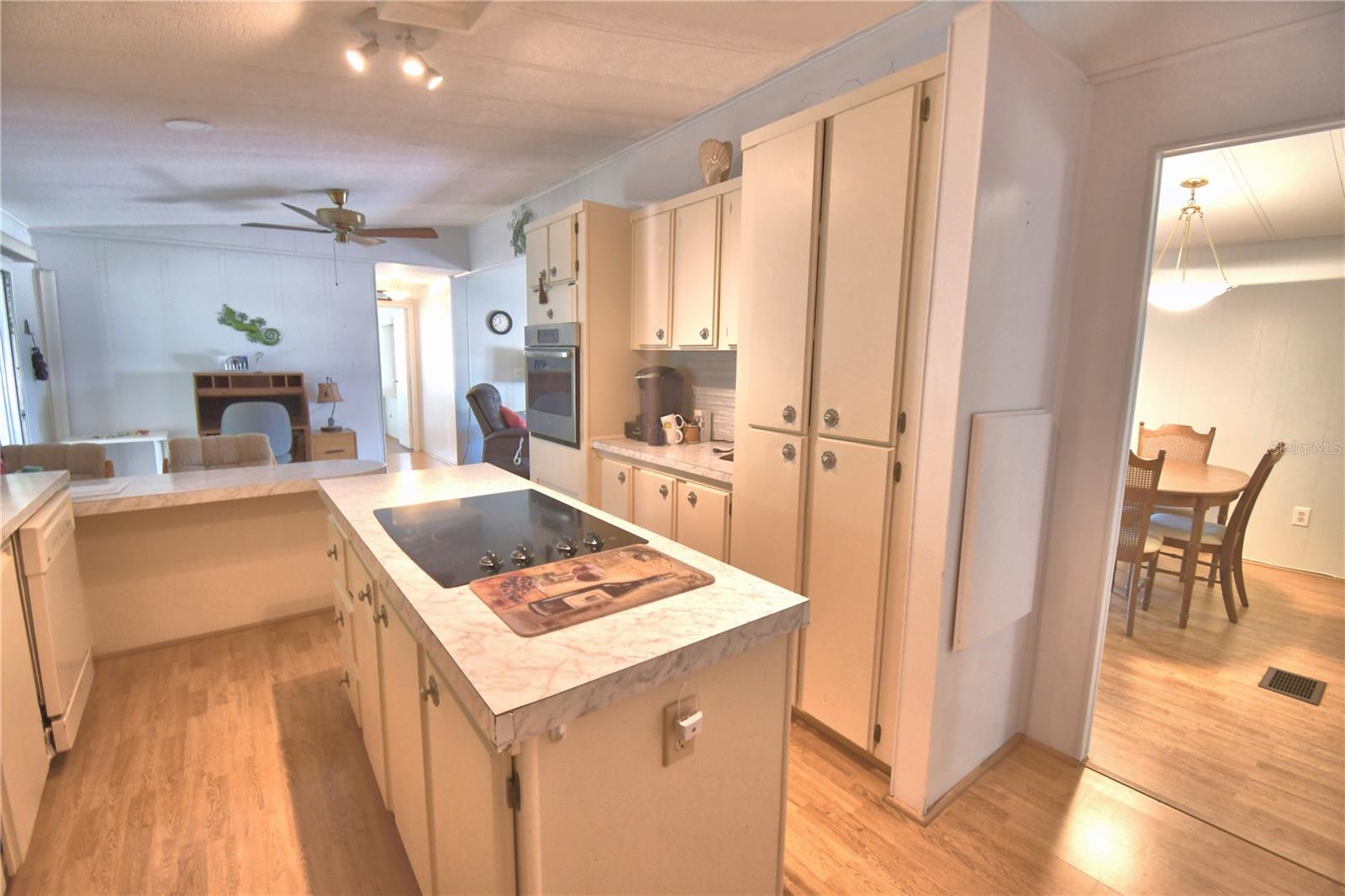 Image 12 of 65 For 4155 Sprucewood Street