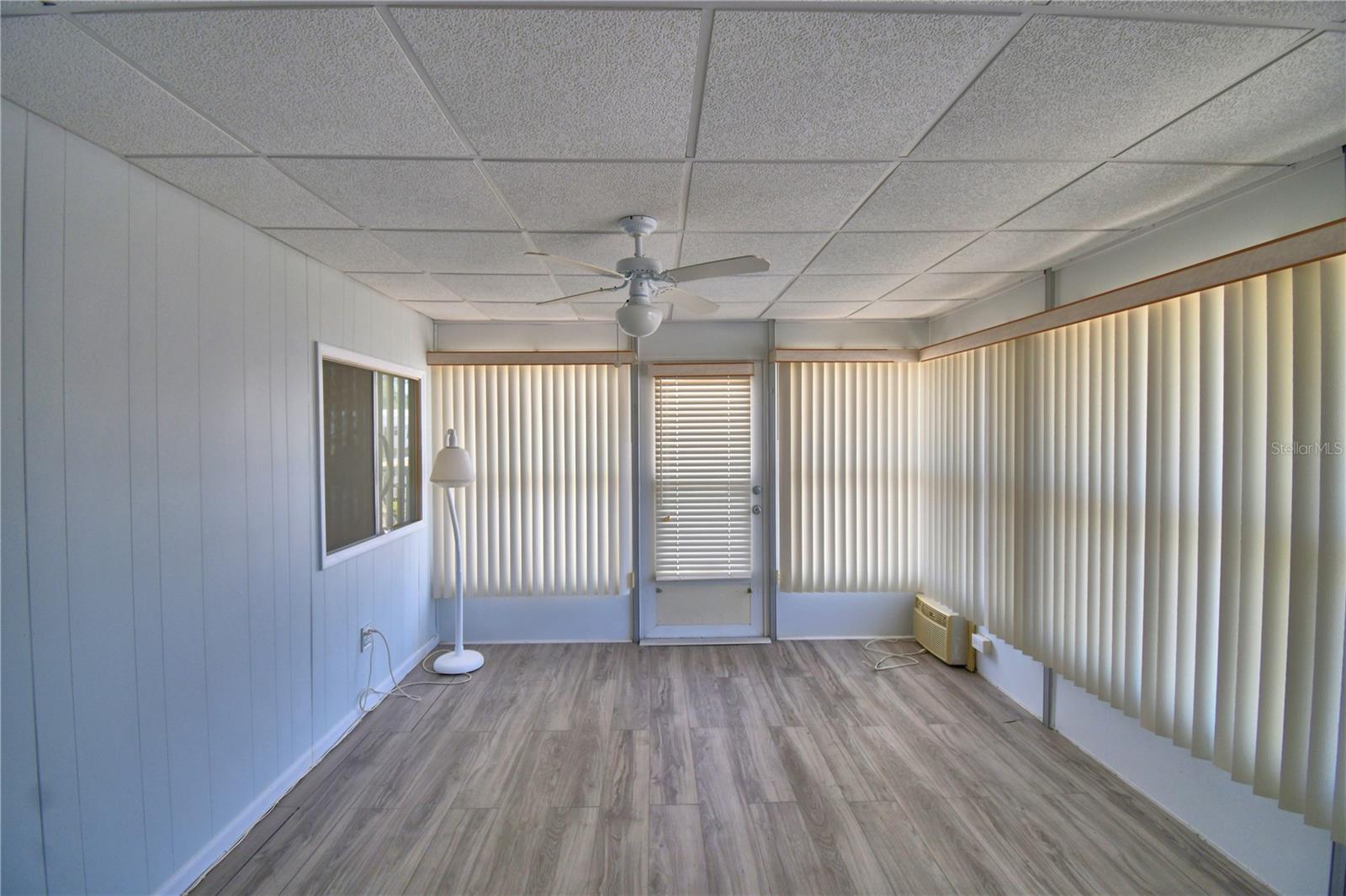 Image 19 of 65 For 4155 Sprucewood Street