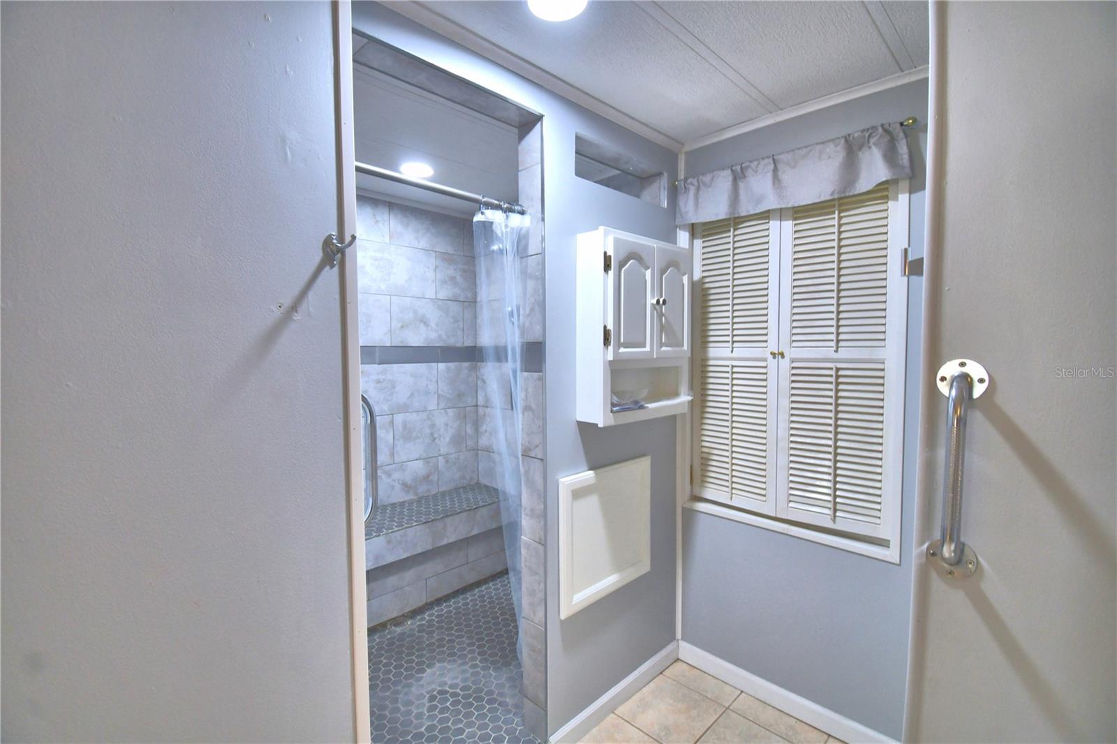 Image 37 of 65 For 4155 Sprucewood Street