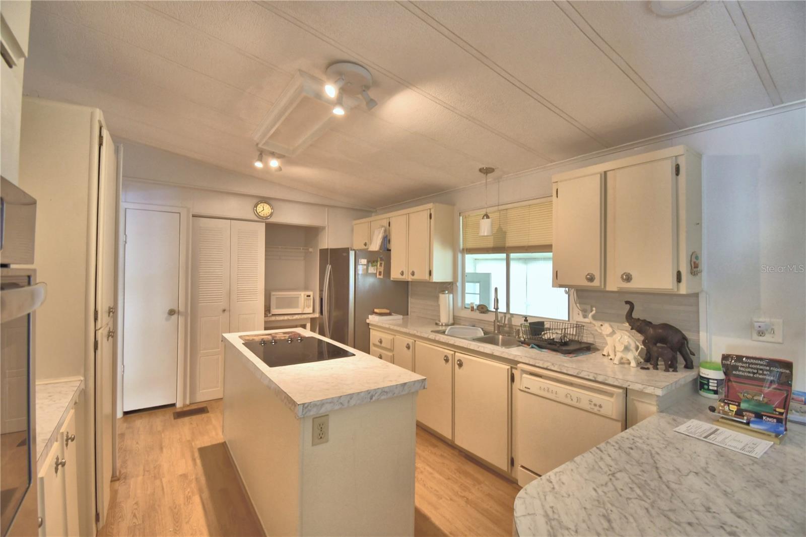 Image 8 of 65 For 4155 Sprucewood Street