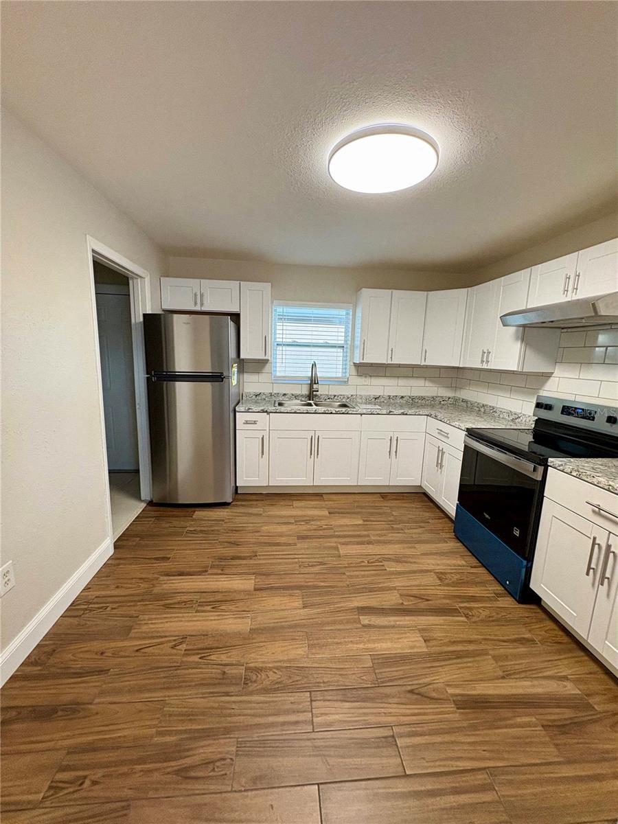 Image 10 of 25 For 915 13th Street