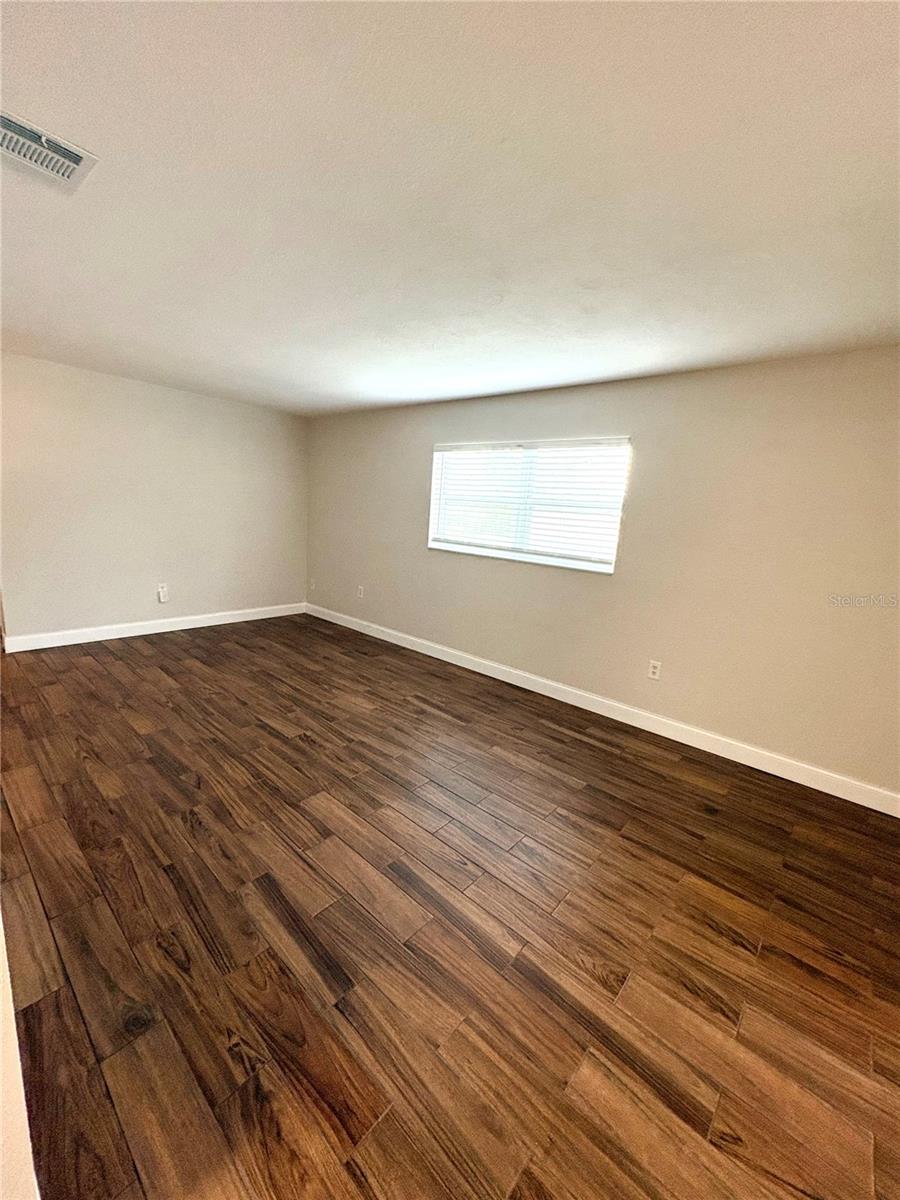 Image 11 of 25 For 915 13th Street